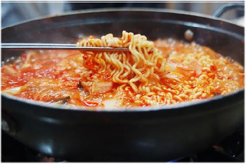 뚱땡이뼈다귀감자탕부대찌개