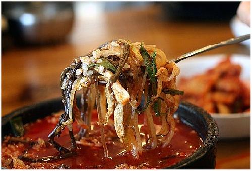왕꼬리곰탕