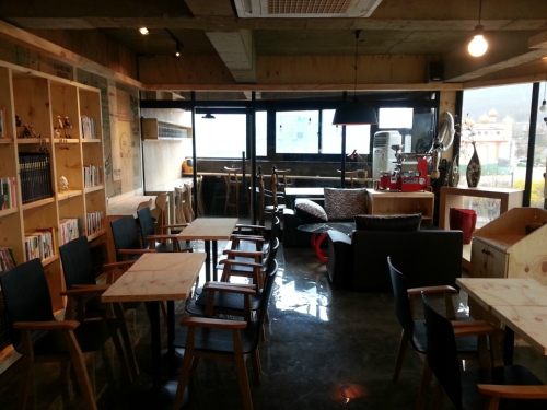 산과 산 사이 커피로드 설명사진