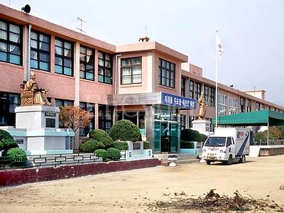 옥천초등학교