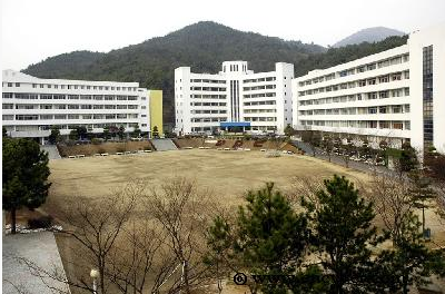 동부산대학교 (폐교)