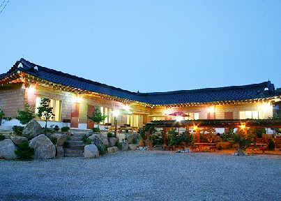 용호강 황토펜션