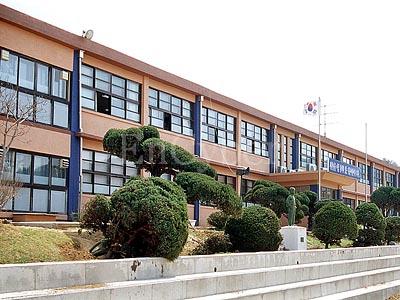 청운초등학교