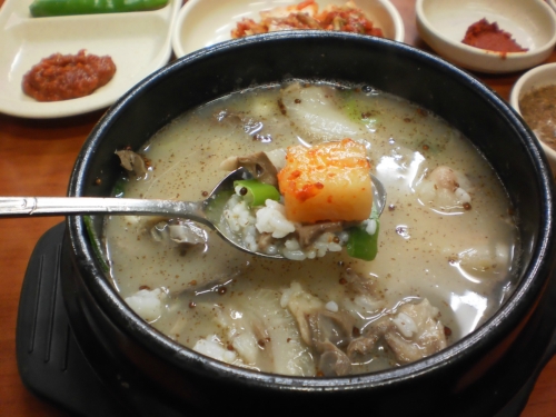 임실왕족발순대국집