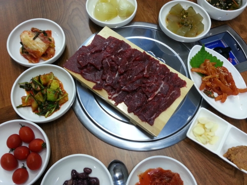 백련식육식당