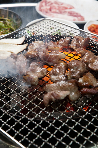 목살집