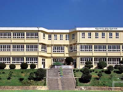 창원남중학교
