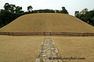 Jeongreungjungjongwangreung (정릉중종왕릉)