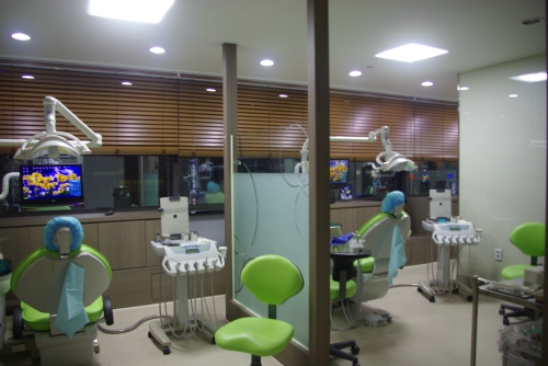 하얀치과의원 대표 이미지