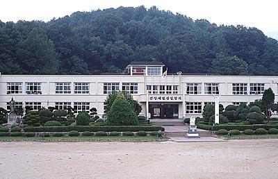 야로초등학교
