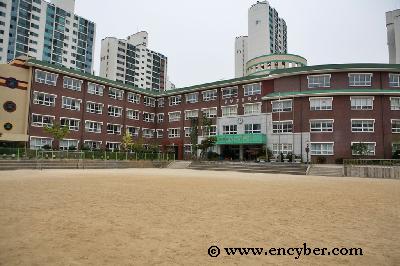 중부초등학교
