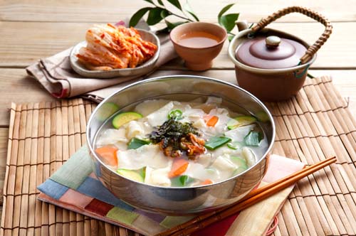밀밭에참멸치국수