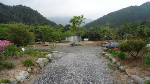 유명산 들꽃여울 캠핑장
