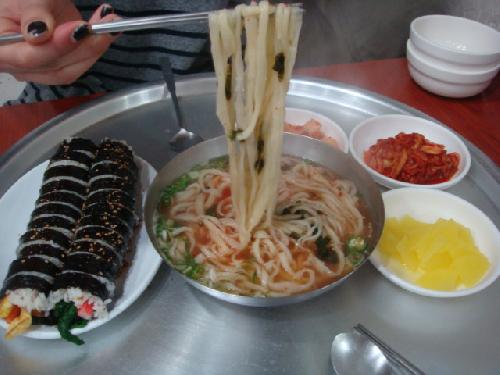 이모네손칼국수보리밥