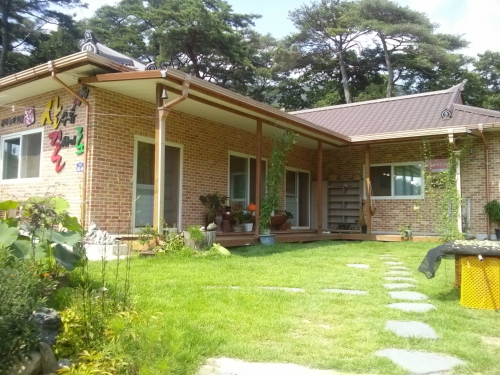 산수유길사이로 설명사진