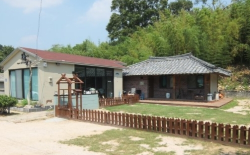 오뉴월 펜션 전경