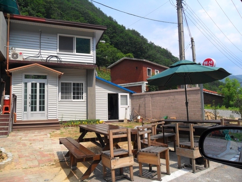 철암민박