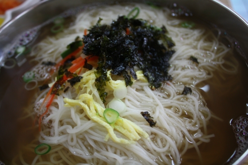 참멸치국수