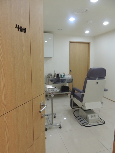 리버스의원 명동역 대표 이미지