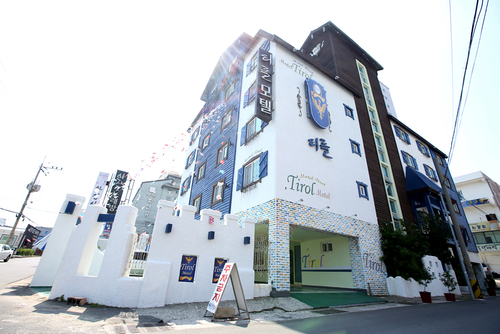 티롤