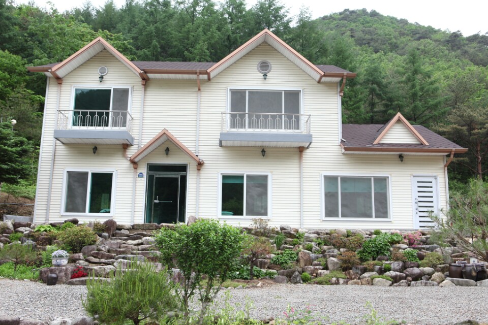 공작산물골펜션