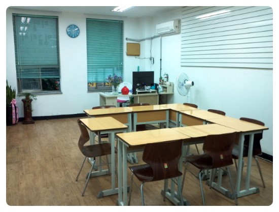 리얼톡 잉글리시 내부 또는 관련 모습