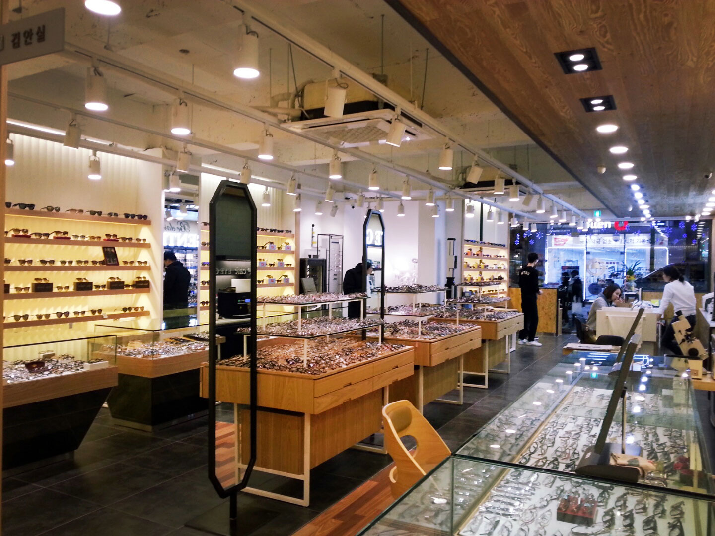 아이젠트리 부산광복점 대표 이미지