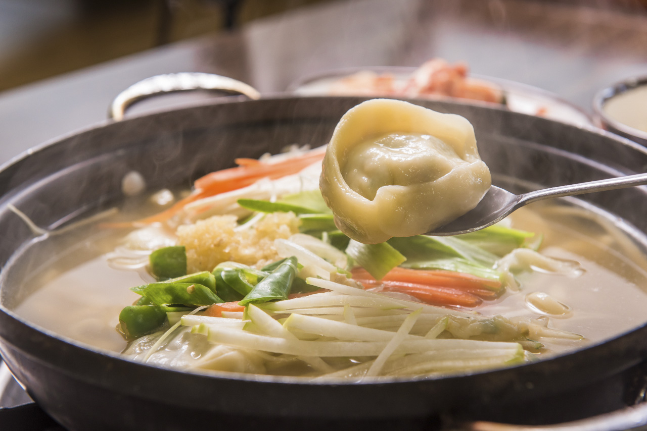 황해도전통손만두국 대표 이미지