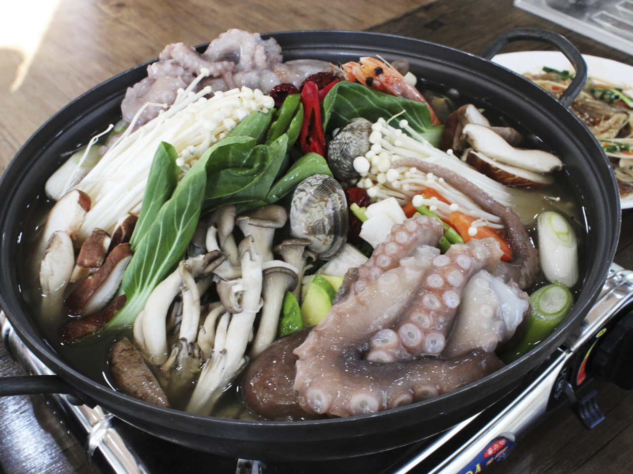 천수만바지락칼국수낙지마당