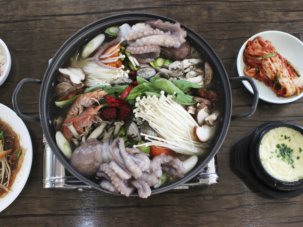 천수만바지락칼국수낙지마당