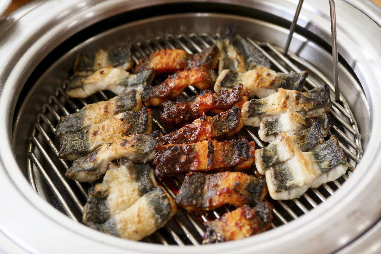 강촌숯불장어구이