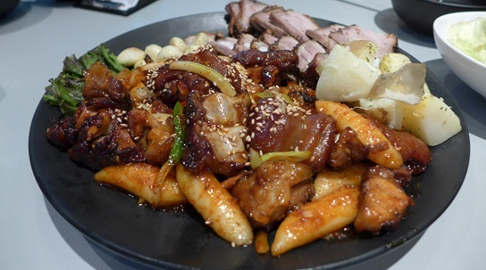 연이네족발