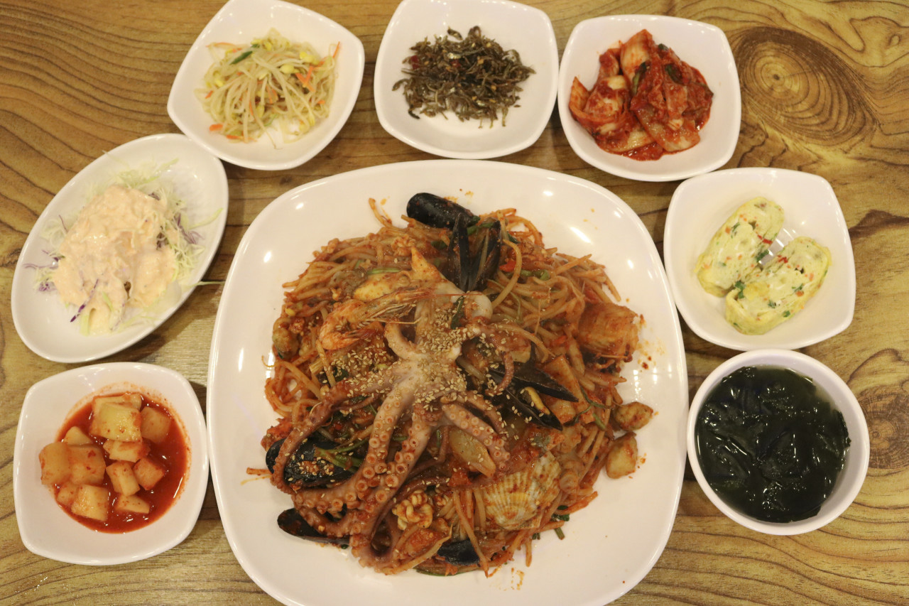 김미자당진아구동태찜탕 북가좌점