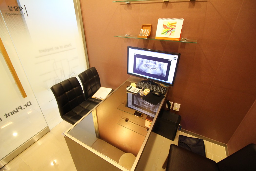 더바른플란트치과의원 대표 이미지