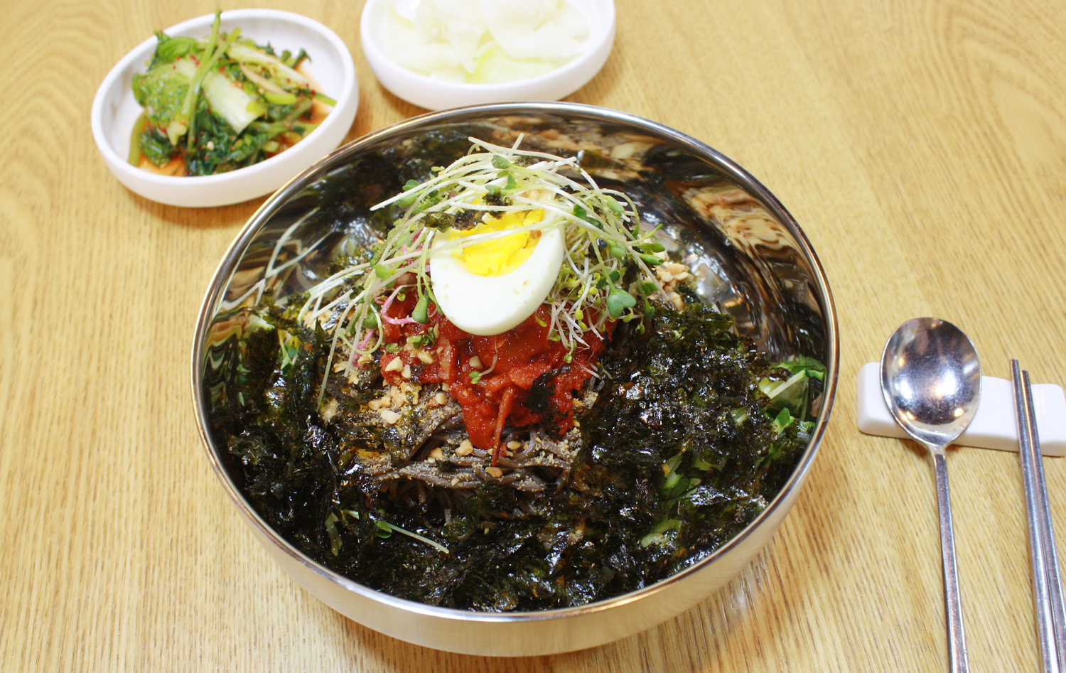 메밀향막국수