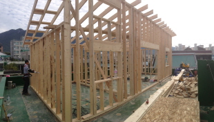 엉클곰하우스 목조주택 이미지