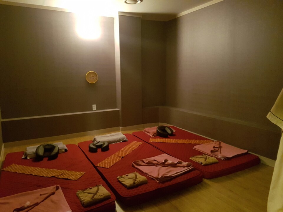 명품샾 photo 8