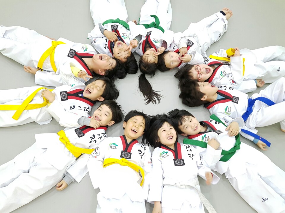 감사랑리더십태권도장