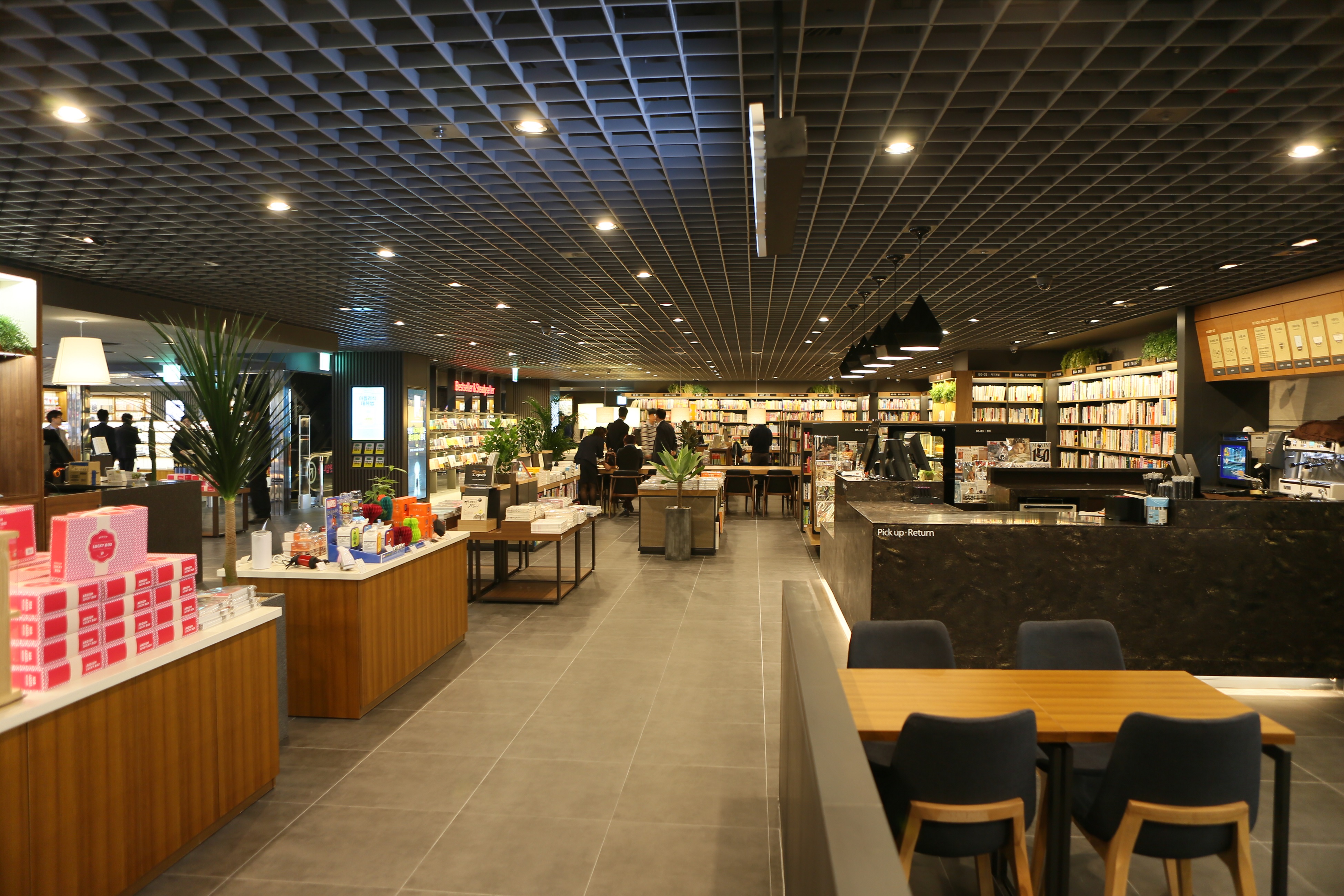 핫트랙스NC전주점