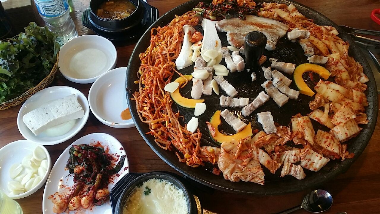 수락솥뚜껑김치삼겹살