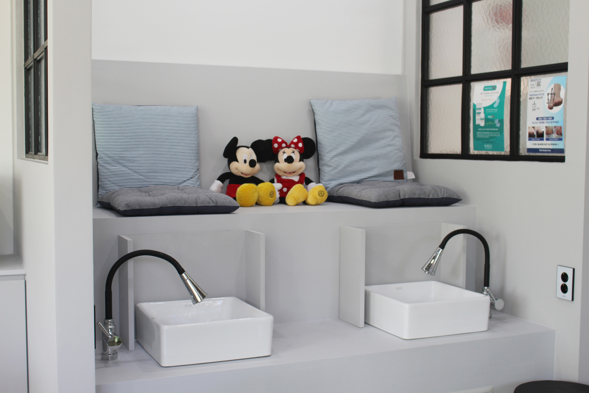 어라운드 네일 대표 이미지