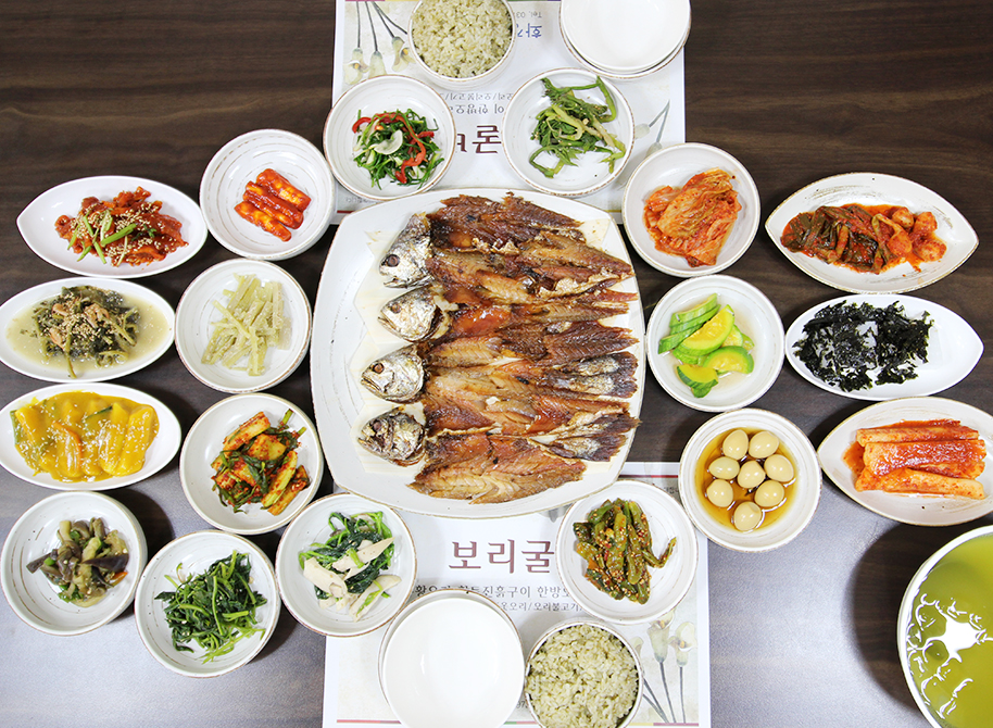 화정가든 보리굴비 내부 또는 관련 모습