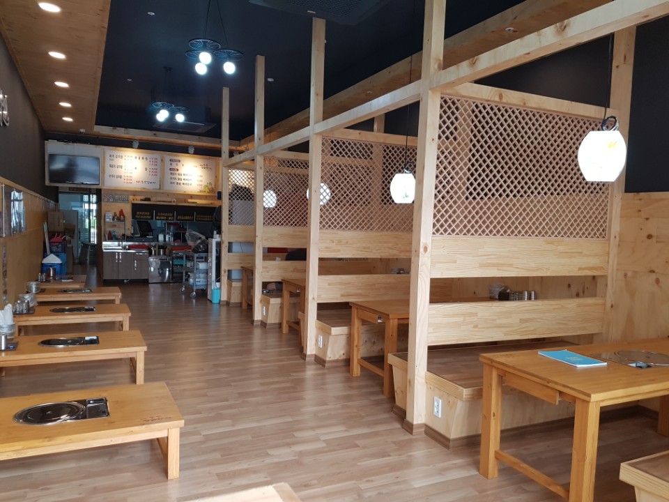첨단돌솥감자탕 김천혁신점
