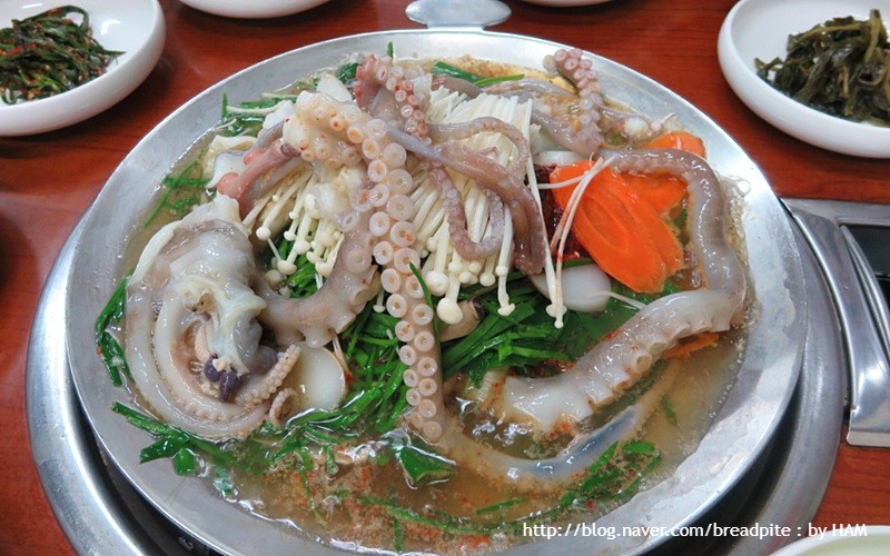 깔꾸리식당 용궁 해물뚝배기