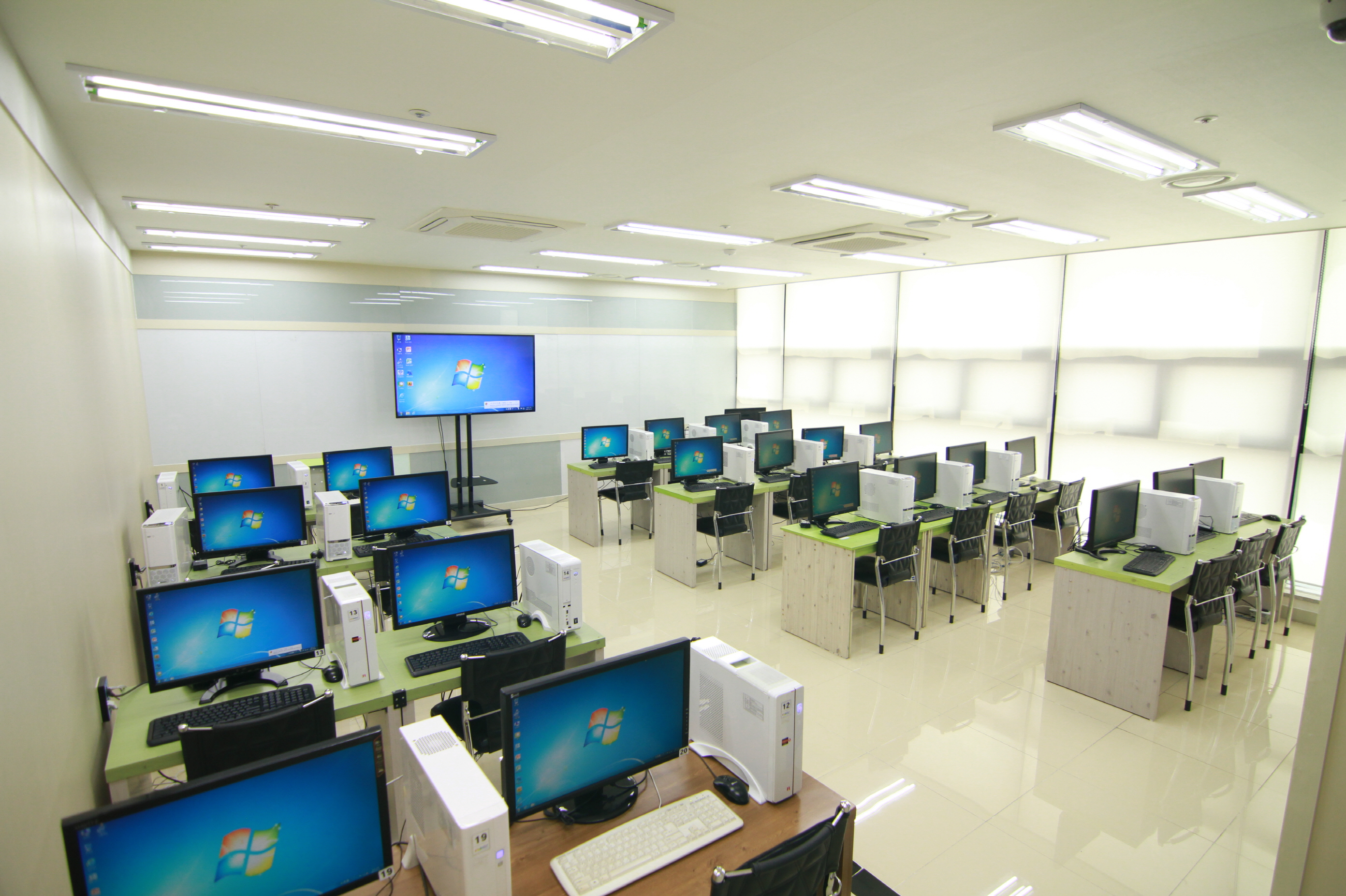 이지디자인컴퓨터학원