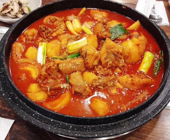 큰손칼국수보쌈 사창점