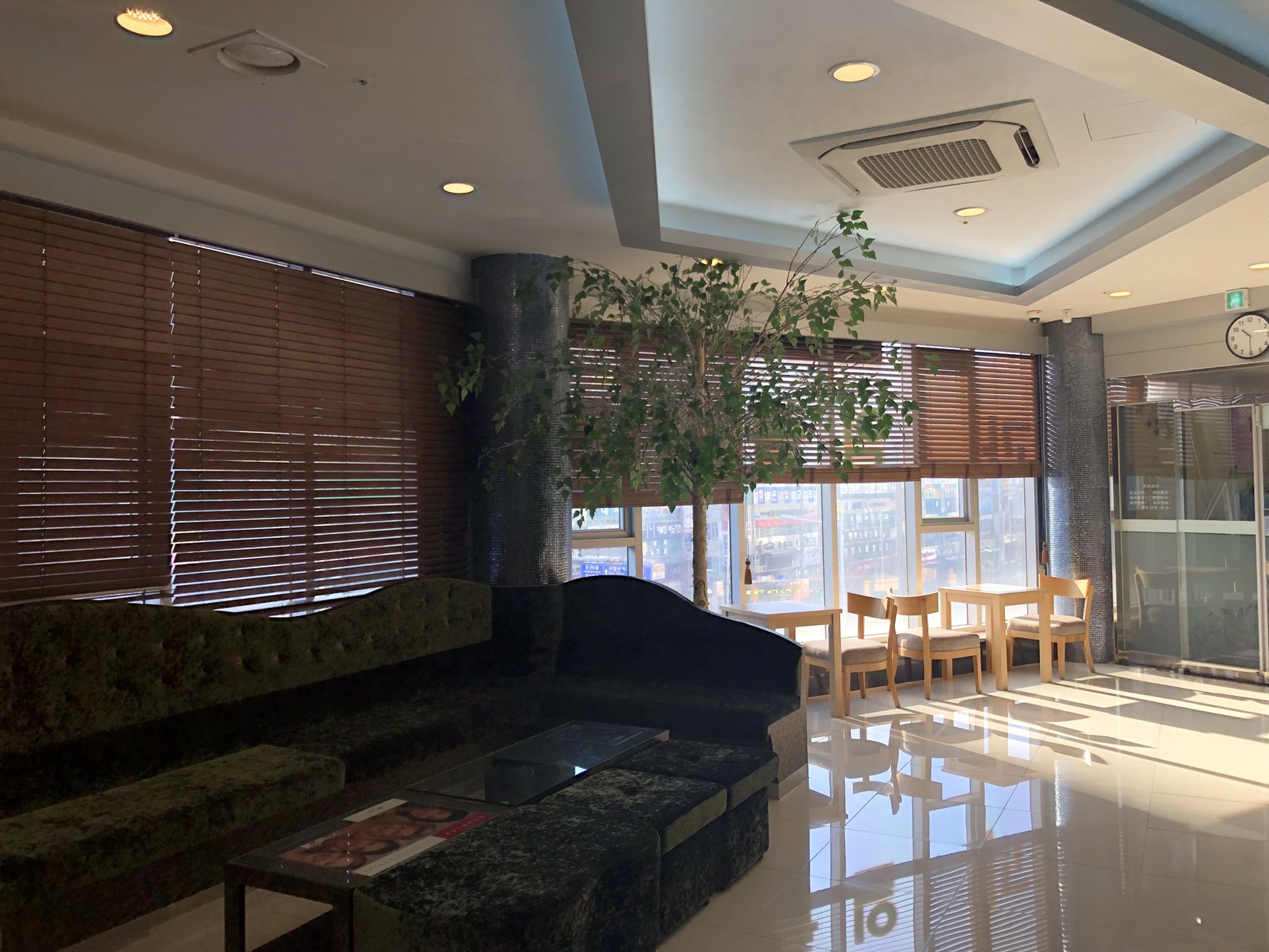 e미소앤사랑니치과의원 대표 이미지