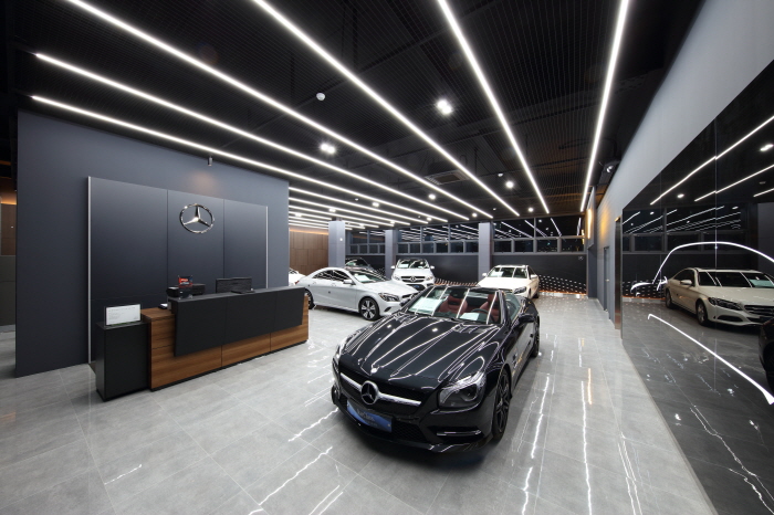 스타자동차 전시장 이미지