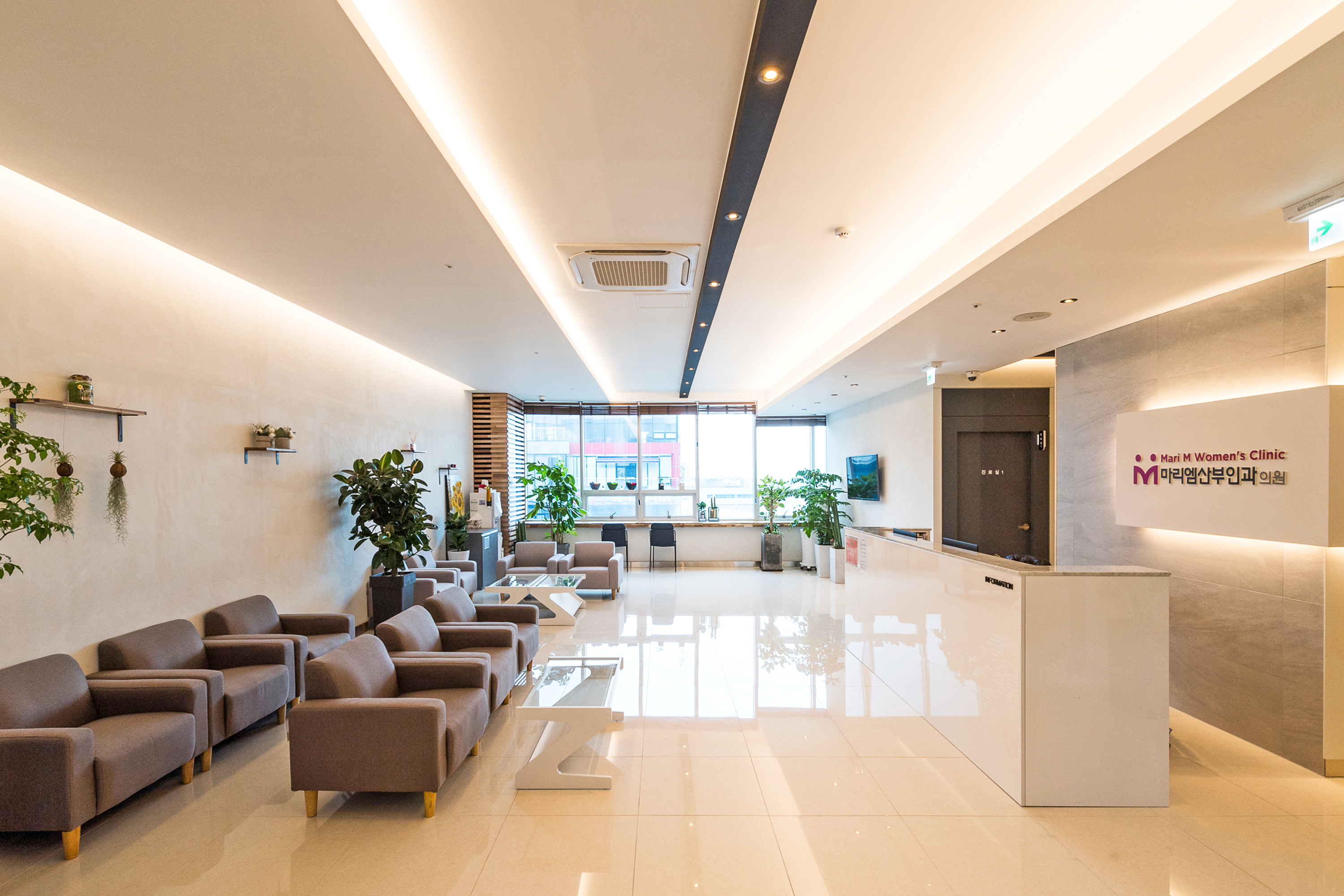 마리엠산부인과 로고