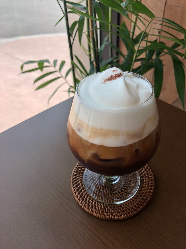 카페윤새벽